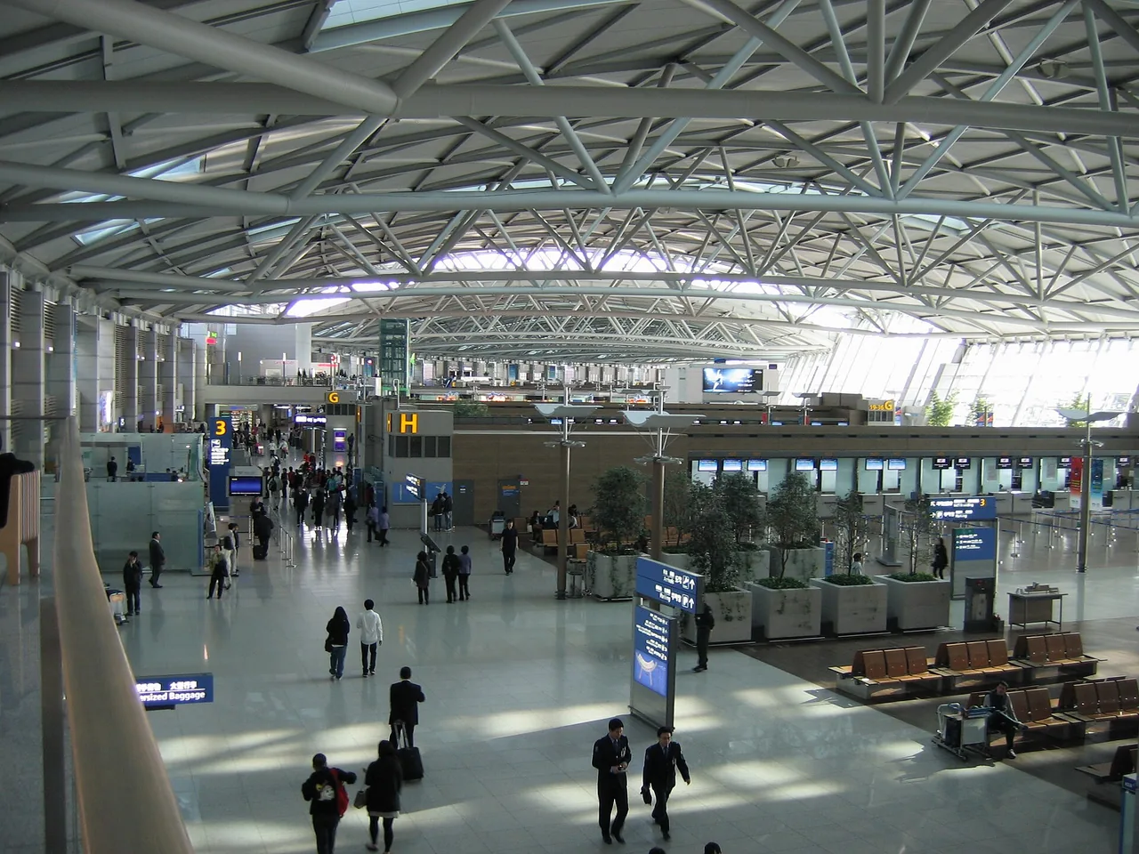 인천국제공항 출국장 — 무비자 입국 가능 국가라도 전자여행허가가 필요한 경우가 있다